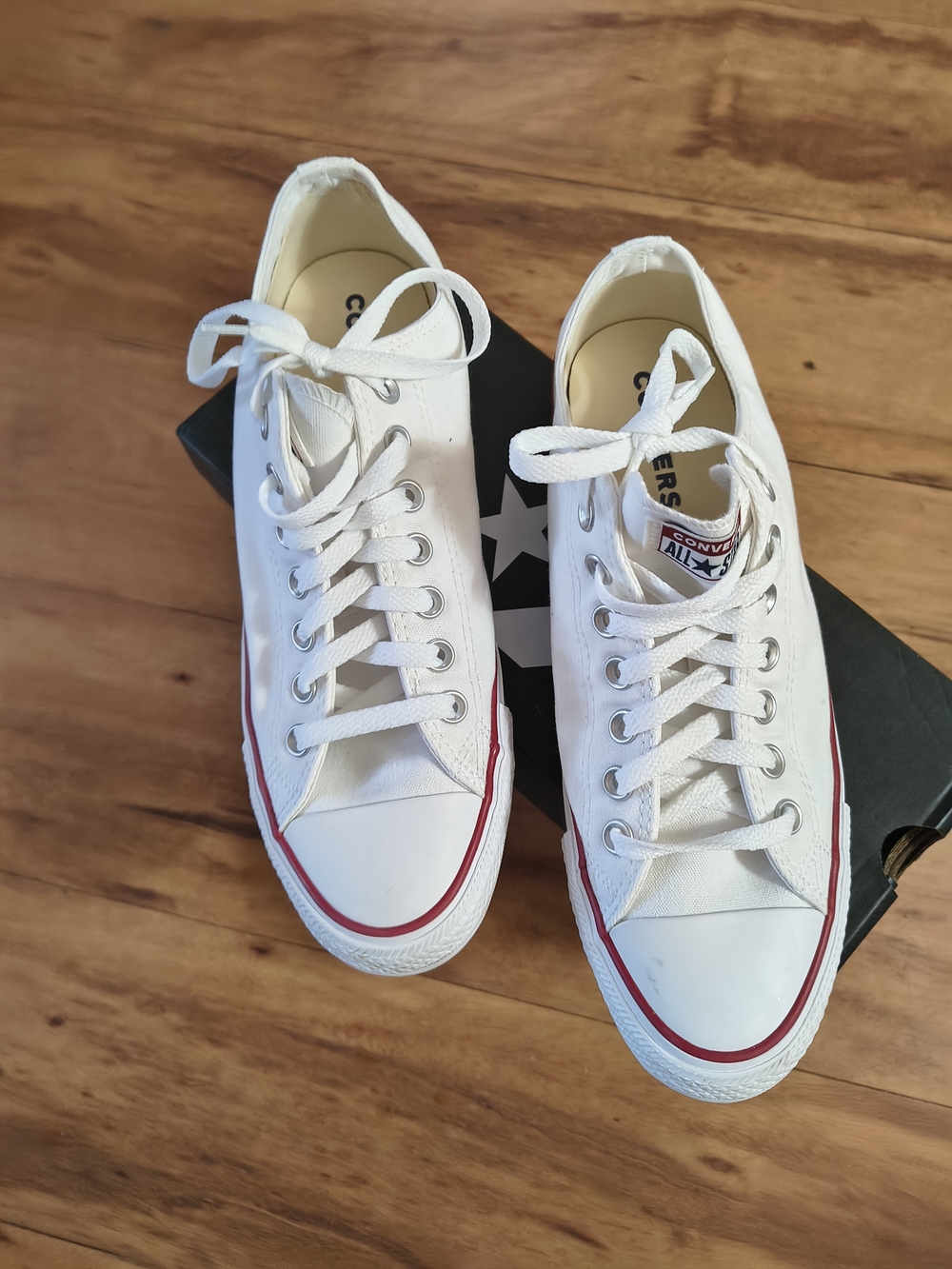 Converse Chuck Taylor All Star Low Top Sneakers - White